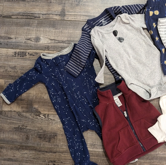 Lot of 17 pieces of boys 0-3mo clothing - Picture 2 of 4